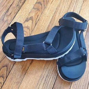 Black Sandals with Adjustable Straps and Sturdy Sole